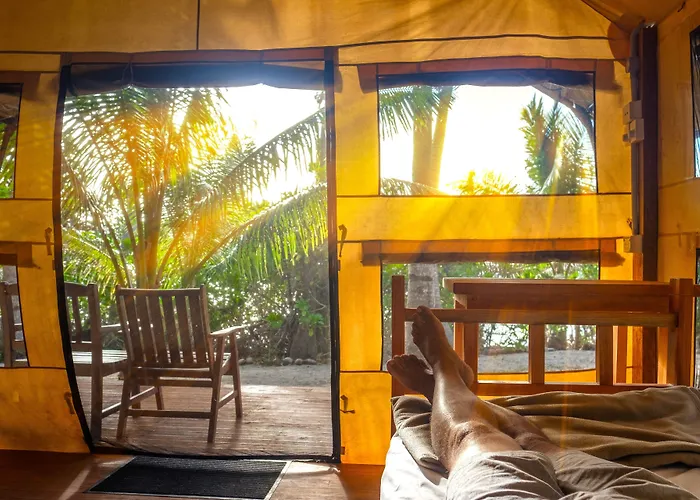 Barefoot Manta Island Resort